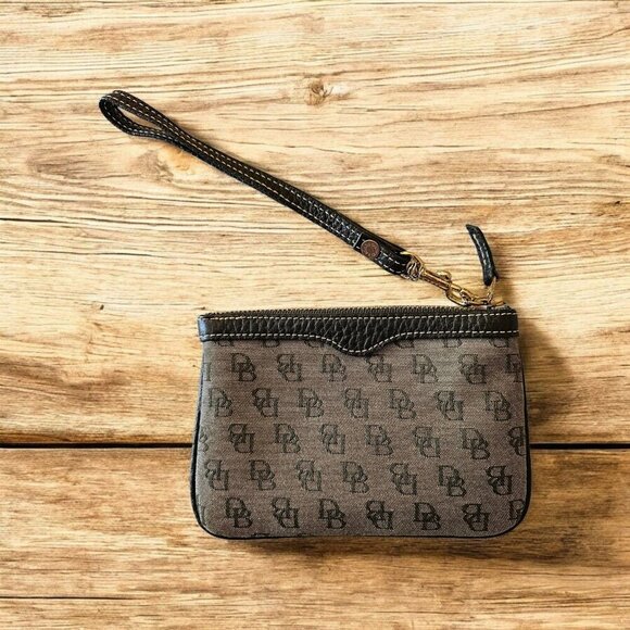 Dooney & Bourke Monogram Canvas Wristlet Gray Black Logo Pouch Y2K Mini Bag - Picture 2 of 9